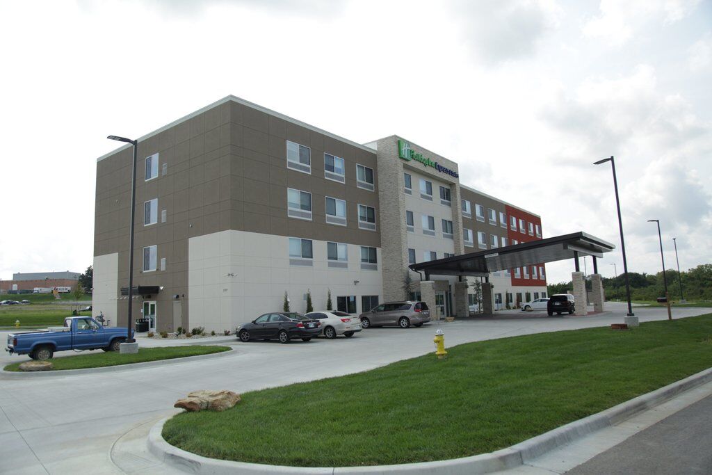 Holiday Inn Express & Suites - Kansas City - Lee'S Summit By Ihg Εξωτερικό φωτογραφία